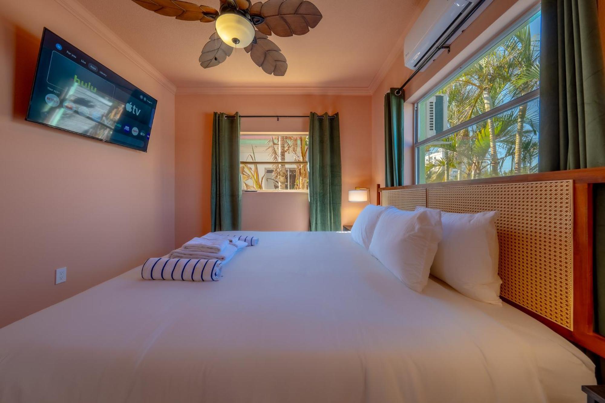 Monaco Vacation Rentals Клиъруотър Бийч Екстериор снимка