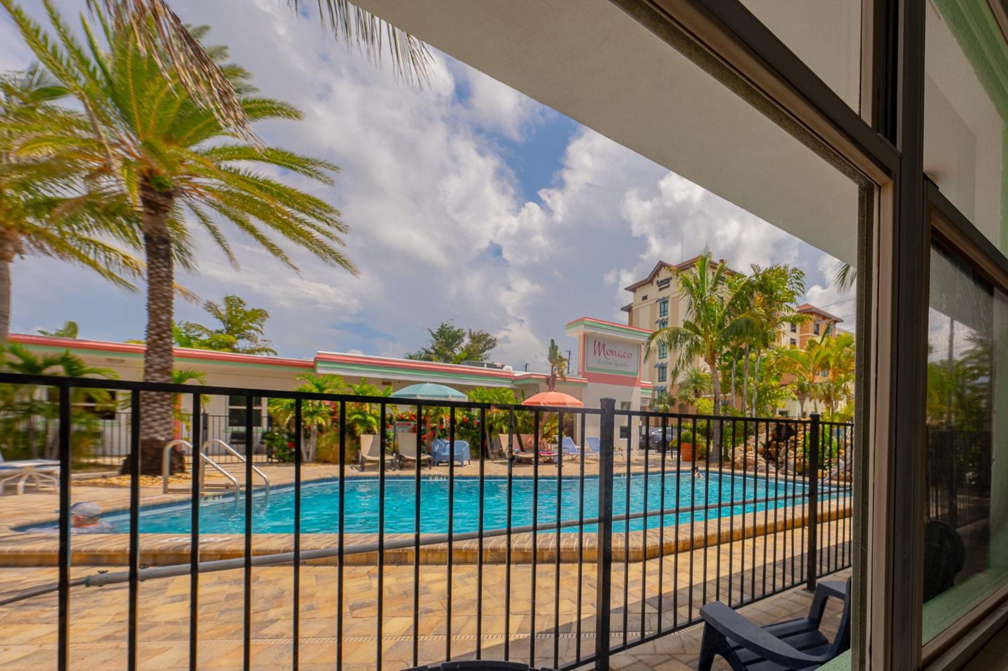 Monaco Vacation Rentals Клиъруотър Бийч Екстериор снимка