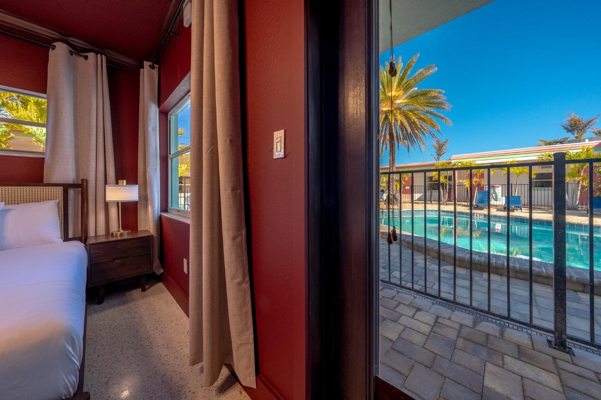 Monaco Vacation Rentals Клиъруотър Бийч Екстериор снимка