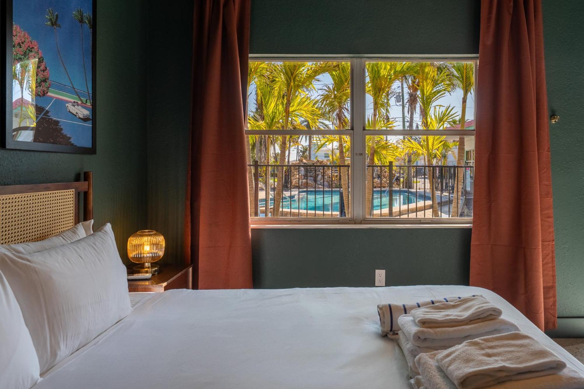 Monaco Vacation Rentals Клиъруотър Бийч Екстериор снимка