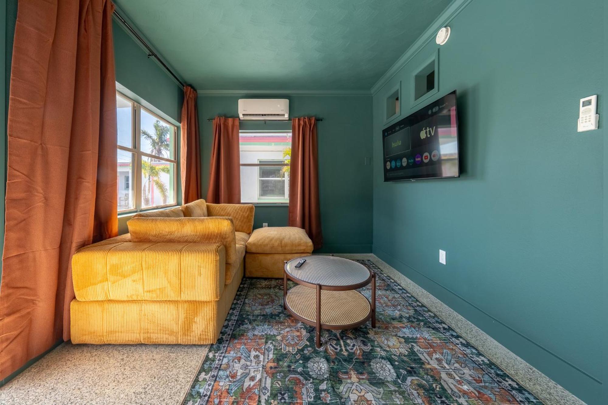 Monaco Vacation Rentals Клиъруотър Бийч Екстериор снимка