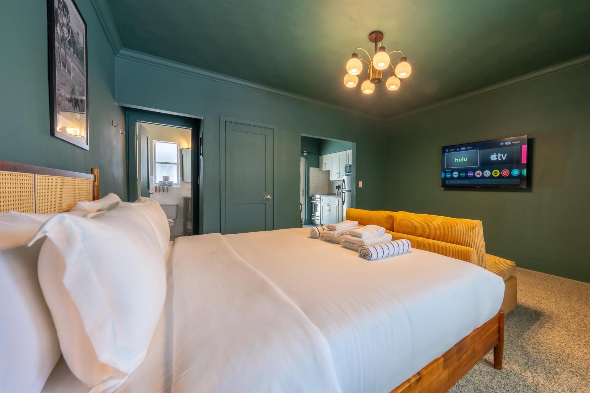 Monaco Vacation Rentals Клиъруотър Бийч Екстериор снимка