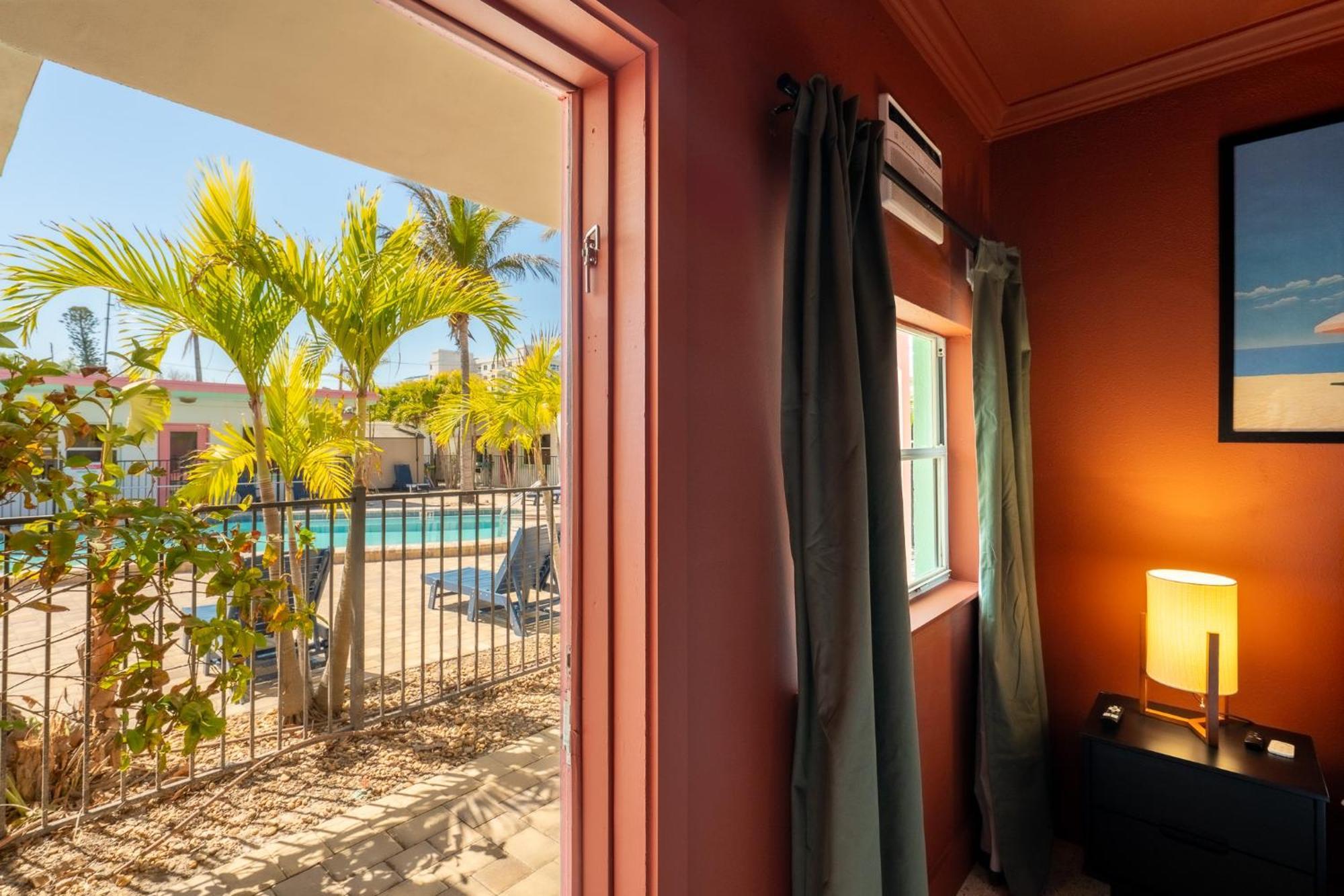 Monaco Vacation Rentals Клиъруотър Бийч Екстериор снимка