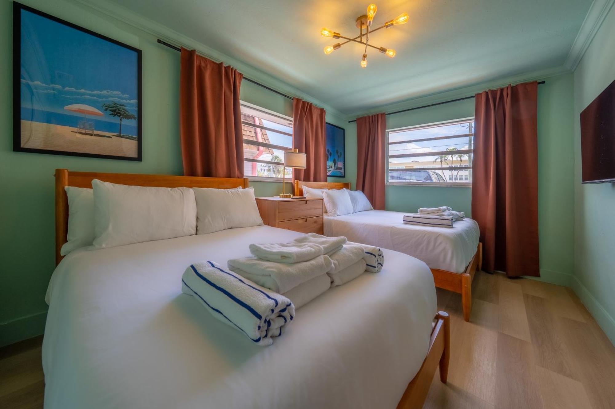 Monaco Vacation Rentals Клиъруотър Бийч Екстериор снимка